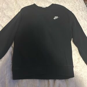 Women’s crewneck Nike sweatshirt. Nike Sportswear club fleece black